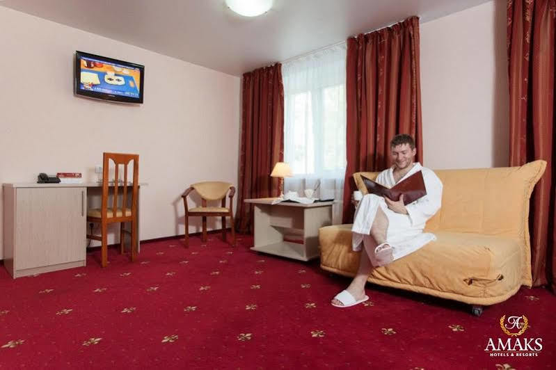AMAKS Vizit Hotel Gomel Esterno foto