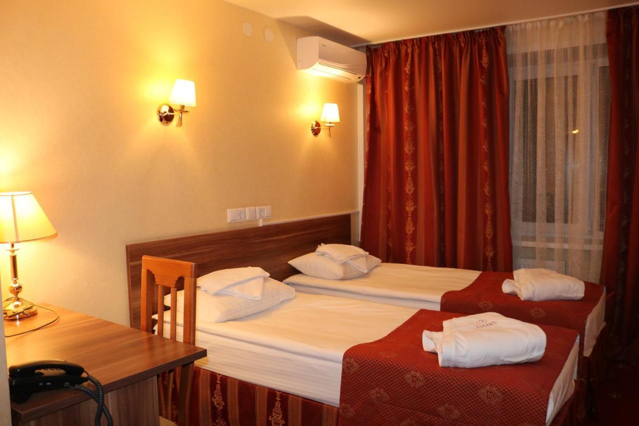 AMAKS Vizit Hotel Gomel Esterno foto