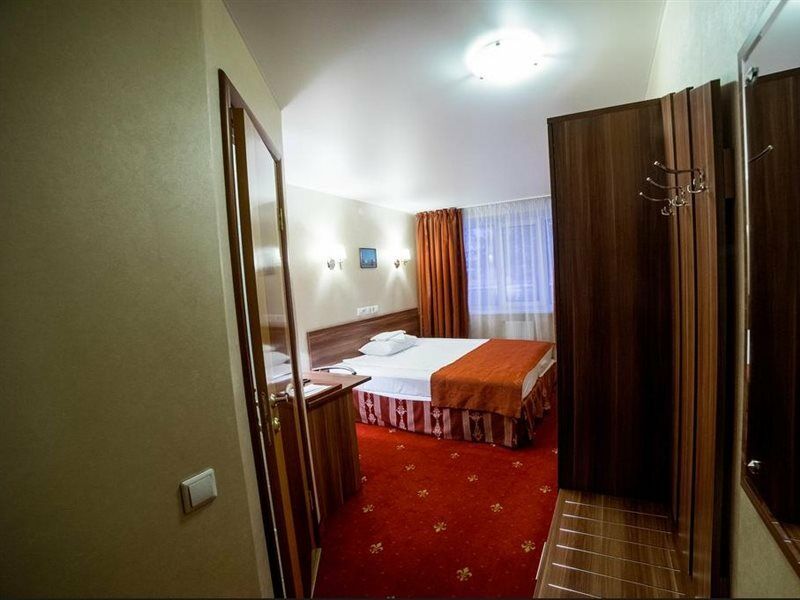 AMAKS Vizit Hotel Gomel Esterno foto