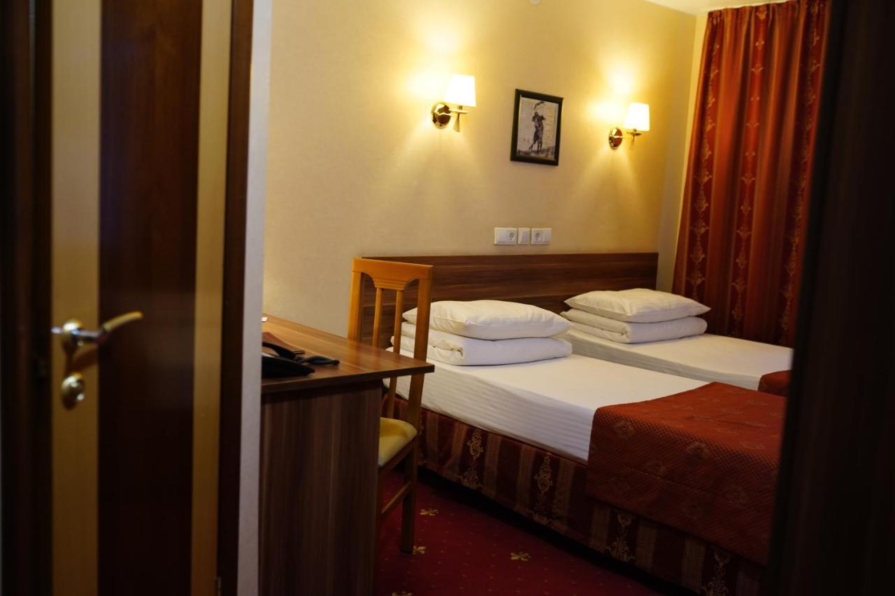 AMAKS Vizit Hotel Gomel Esterno foto
