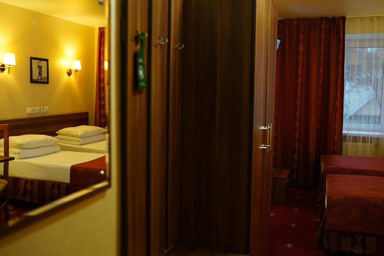 AMAKS Vizit Hotel Gomel Esterno foto