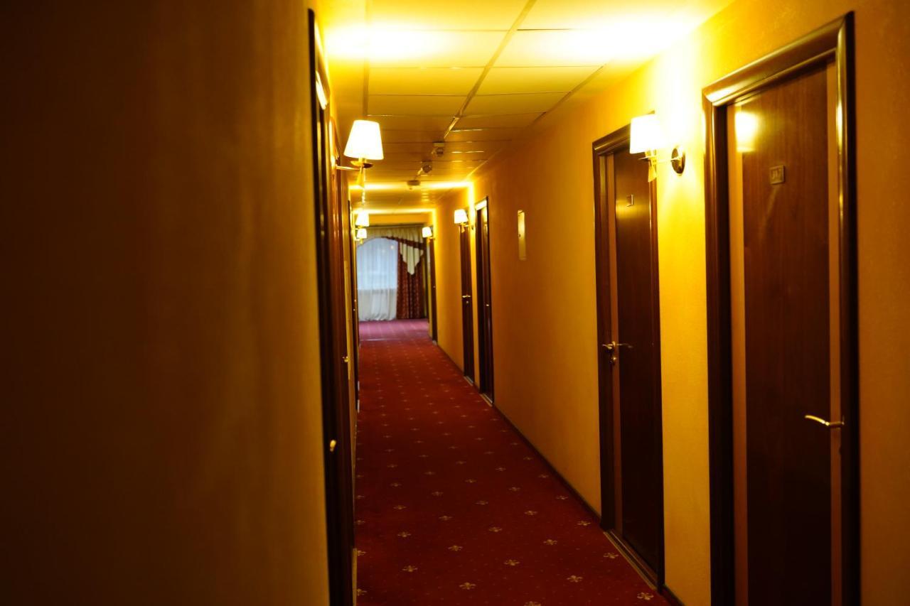 AMAKS Vizit Hotel Gomel Esterno foto