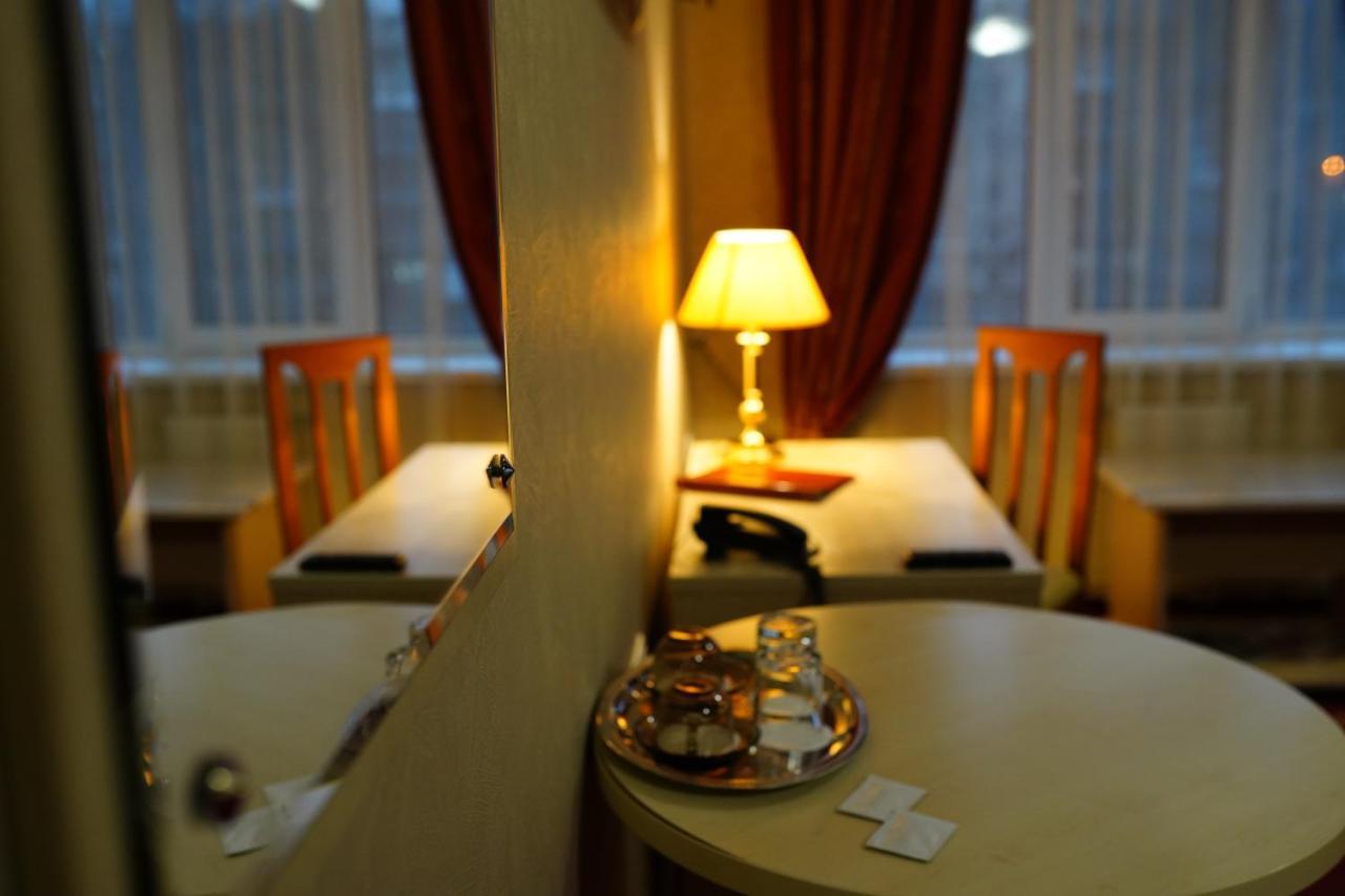 AMAKS Vizit Hotel Gomel Esterno foto
